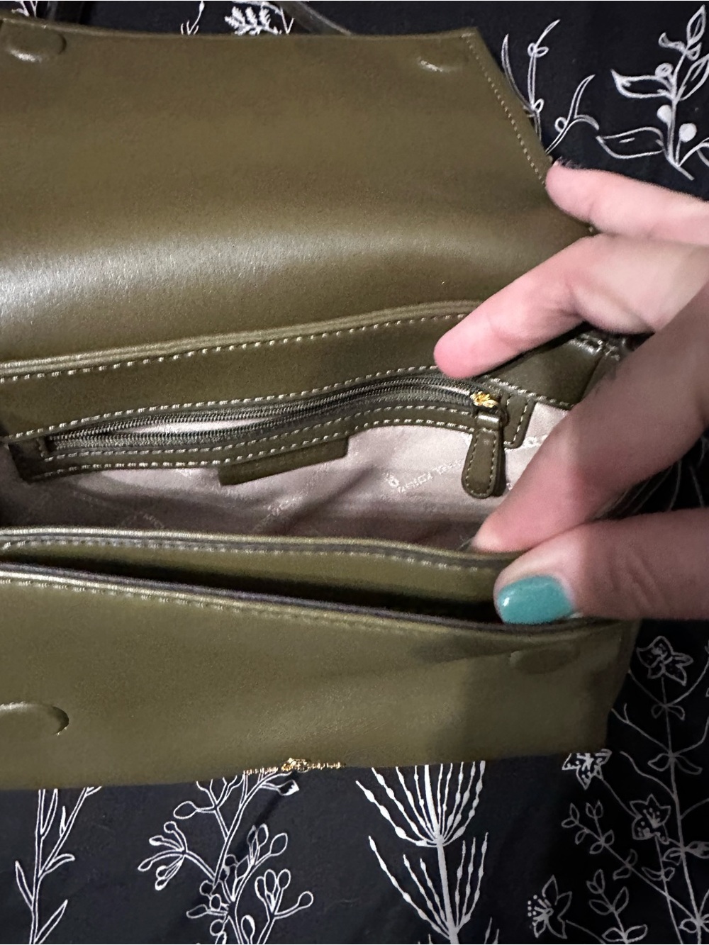 Michael Kors Olive Green Leather Crossbody Bag - Picture 2 of 4